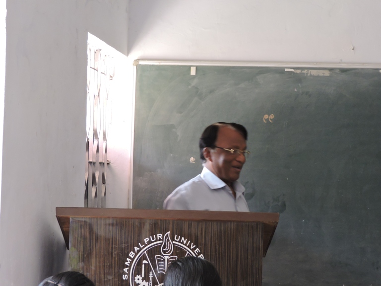 Prof. D.P. Kuity, Pt. Rabi Shankar University, Raipur, delivering an extramural lecture